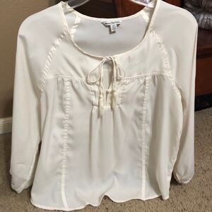 American Eagle Blouse Size Medium Cream Three Quarter Sleeves Split Back Design